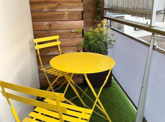 T Chez Nous Parking Prive Ascenseur Balcon アパート